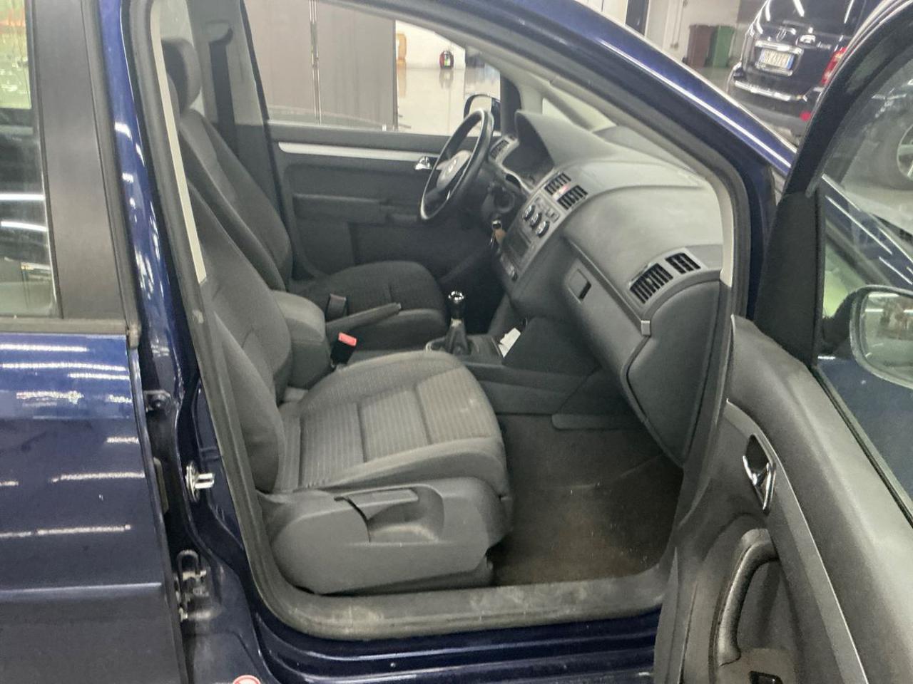 VOLKSWAGEN Touran 1.9 TDI 101CV Trendline - 9