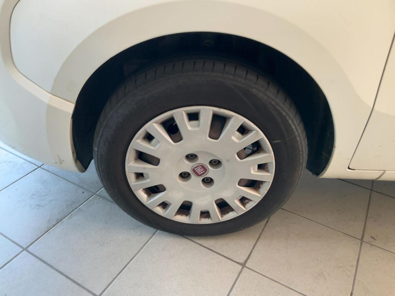 FIAT Qubo 1.3 MJT 75 CV CAMBIO AUTOMATICO - 10