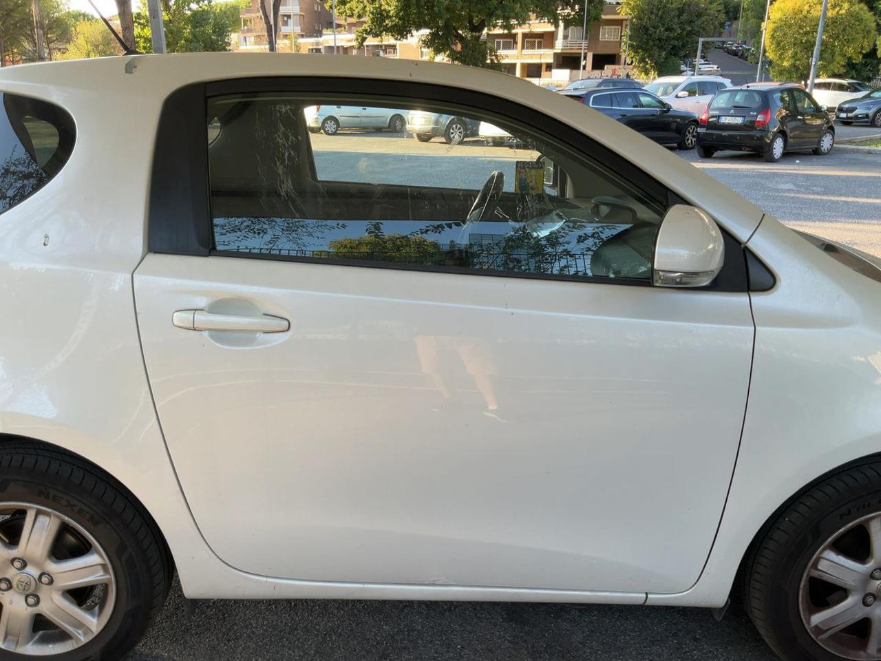 TOYOTA iQ 1.0 - 9
