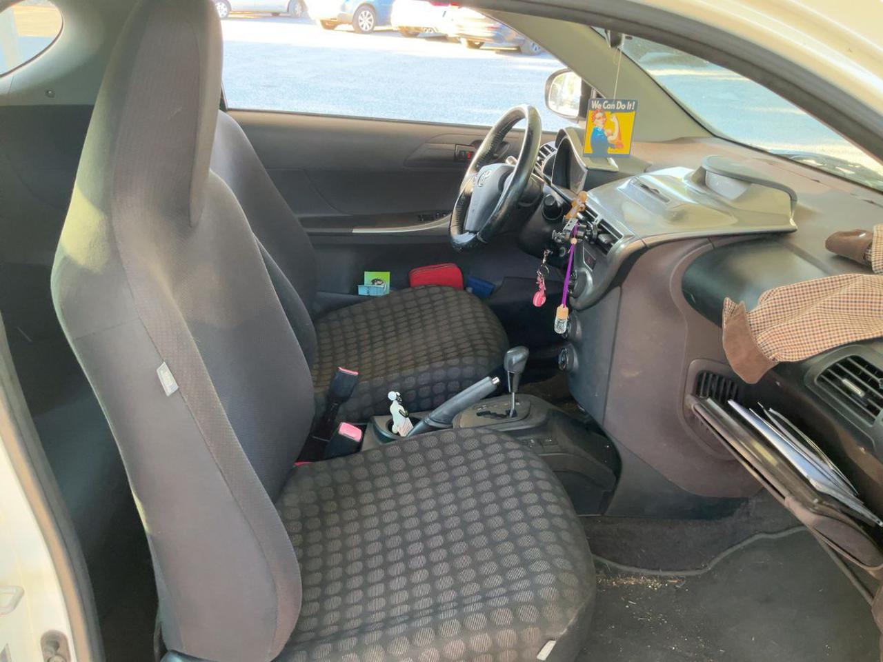 TOYOTA iQ 1.0 - 14