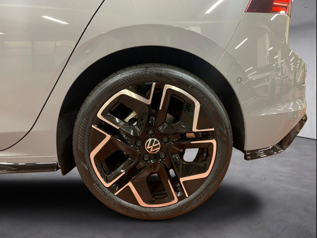VOLKSWAGEN Golf Nuova Golf R-Line Plus 1.5 eTSI ACT 85 kW (115 CV) - 18