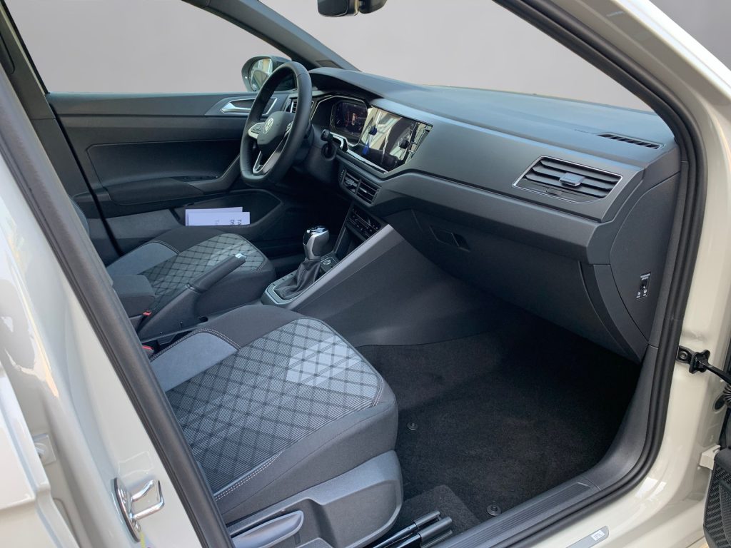 VOLKSWAGEN Taigo R-Line Plus 1.0 TSI 85 kW (115 CV) DSG - 6