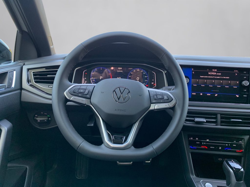 VOLKSWAGEN Taigo R-Line Plus 1.0 TSI 85 kW (115 CV) DSG - 9
