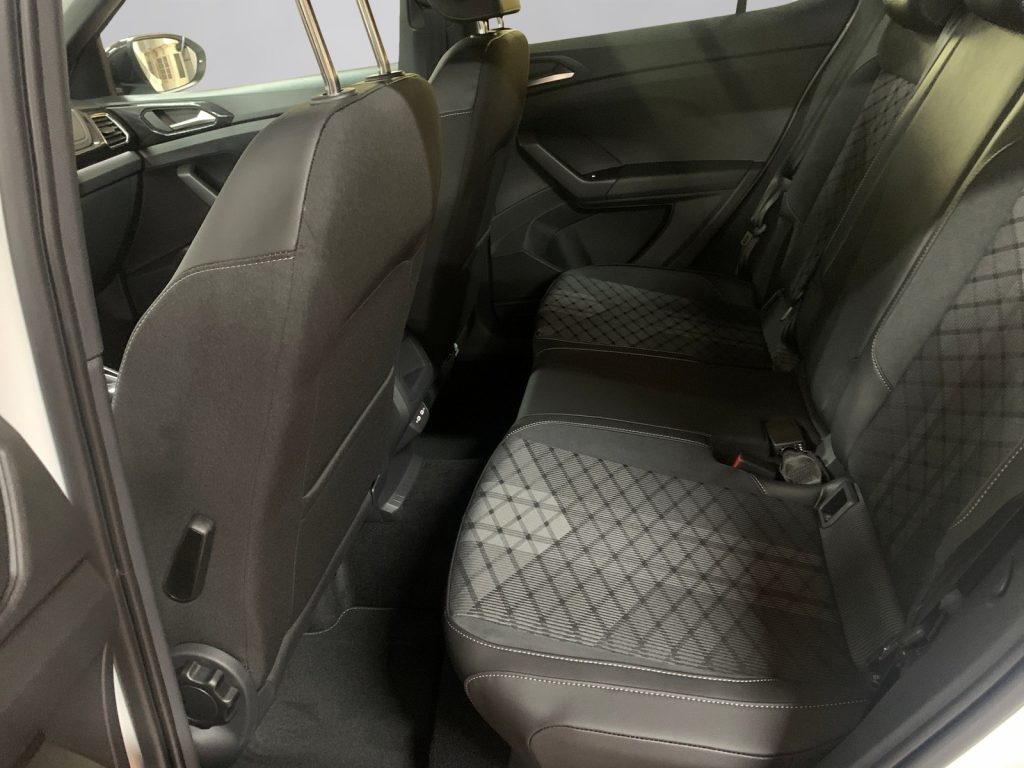 VOLKSWAGEN T-Cross Nuova T-Cross R-Line Plus 1.0 TSI 85 kW (115 CV) D - 12