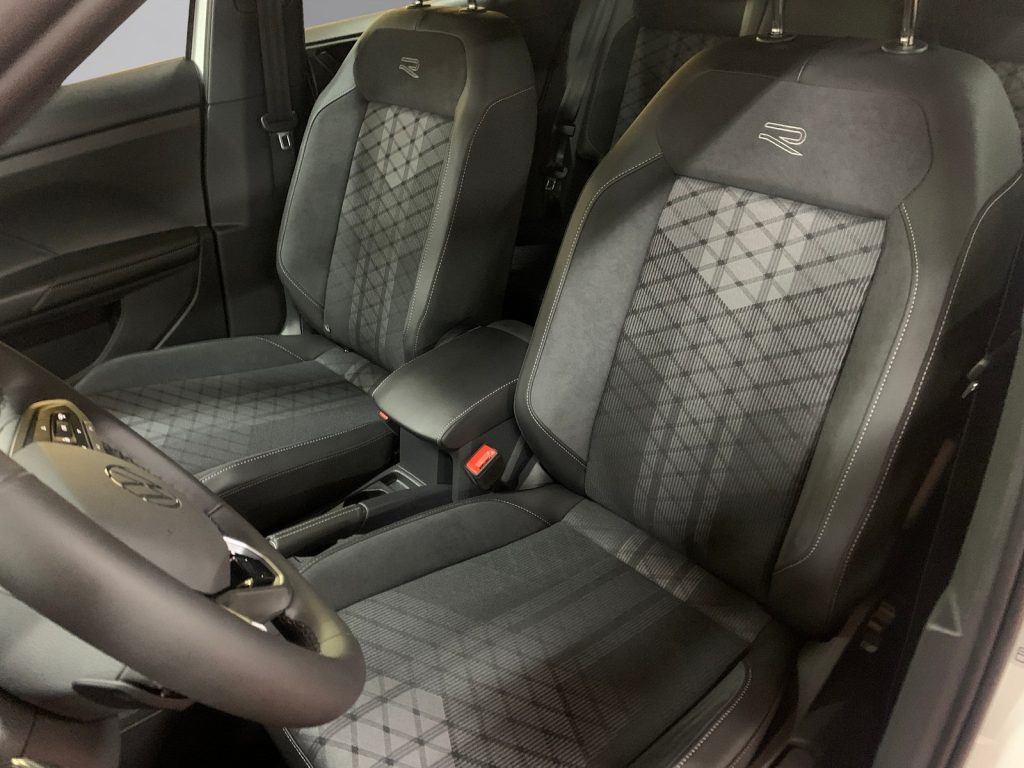 VOLKSWAGEN T-Cross Nuova T-Cross R-Line Plus 1.0 TSI 85 kW (115 CV) D - 13