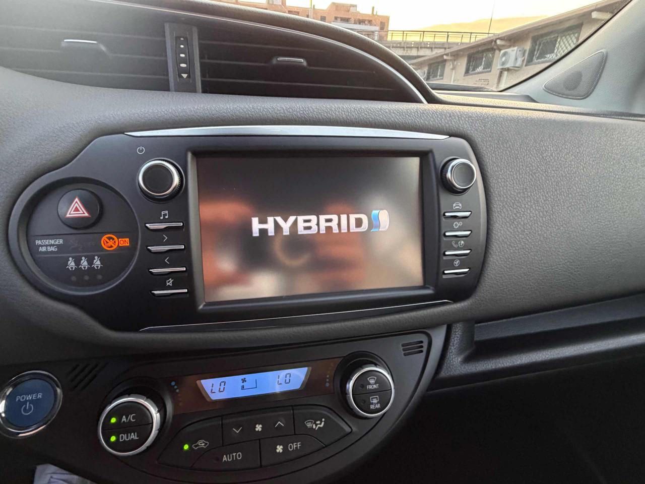 TOYOTA Yaris 1.5 Hybrid 5 porte Active Plus - 4