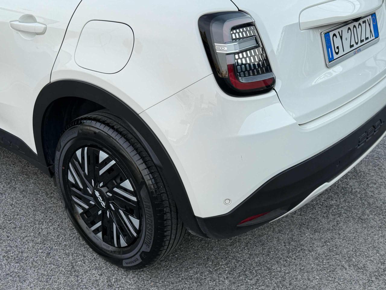 FIAT 600 Hybrid 100 CV DCT MHEV Business - 29