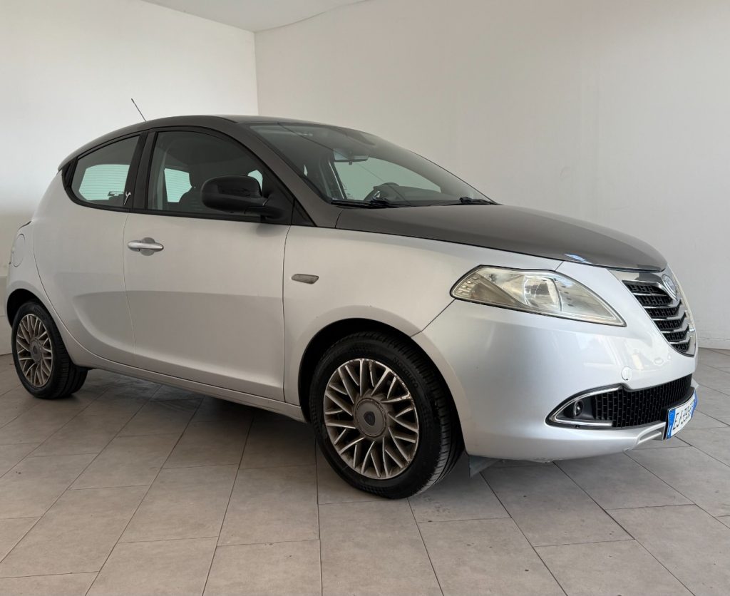 LANCIA Ypsilon 0.9 TwinAir 85 CV 5 porte S&S Silver - 3