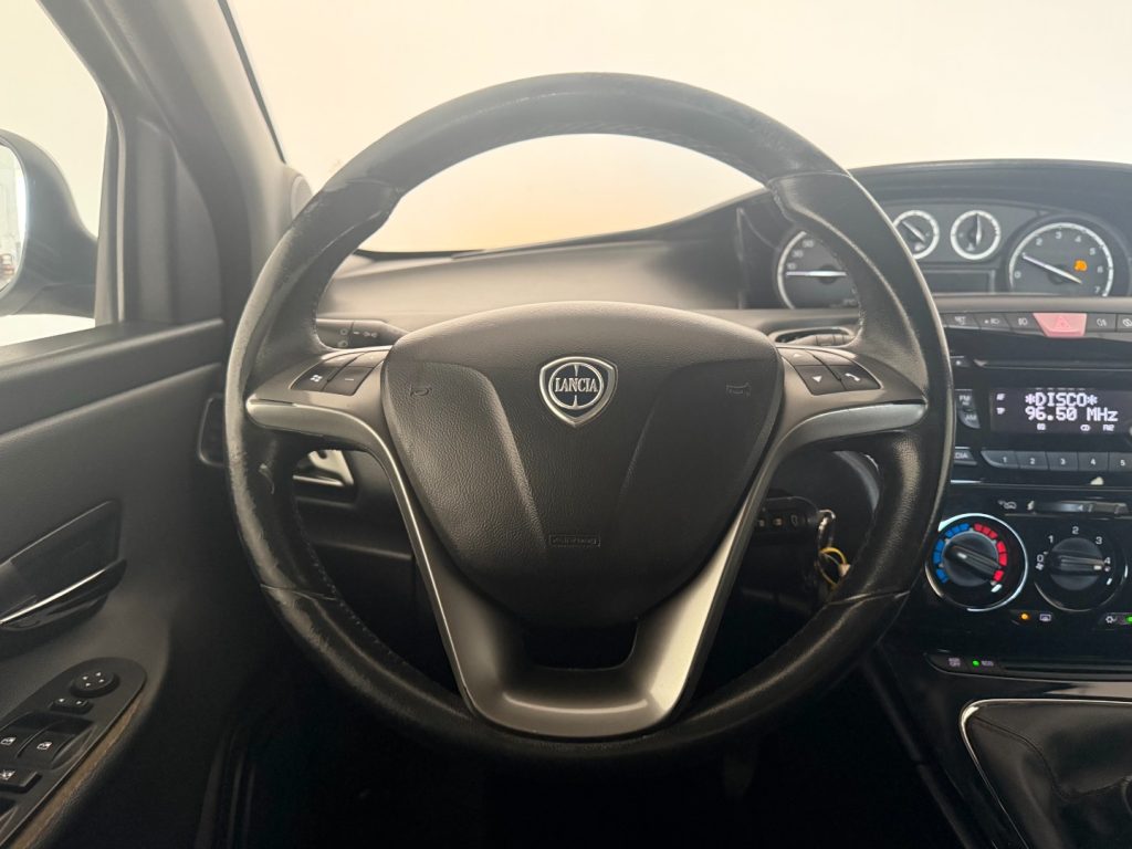 LANCIA Ypsilon 0.9 TwinAir 85 CV 5 porte S&S Silver - 10