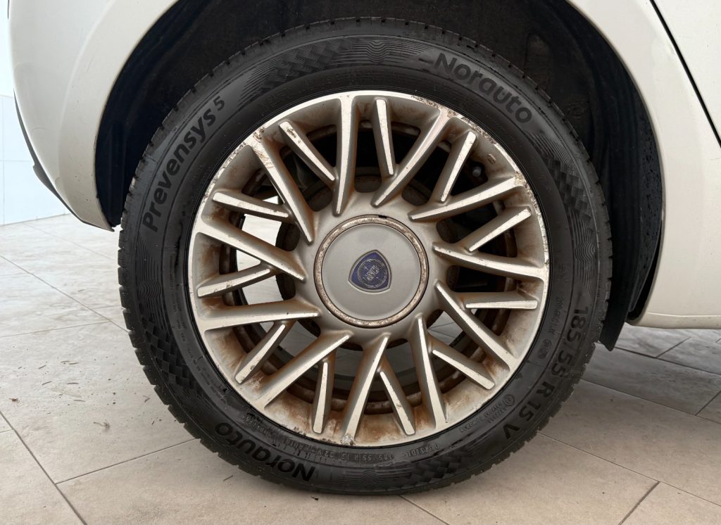 LANCIA Ypsilon 0.9 TwinAir 85 CV 5 porte S&S Silver - 13