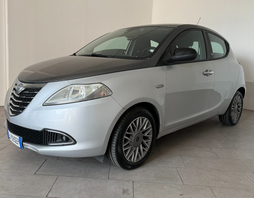 LANCIA Ypsilon 0.9 TwinAir 85 CV 5 porte S&S Silver - 2