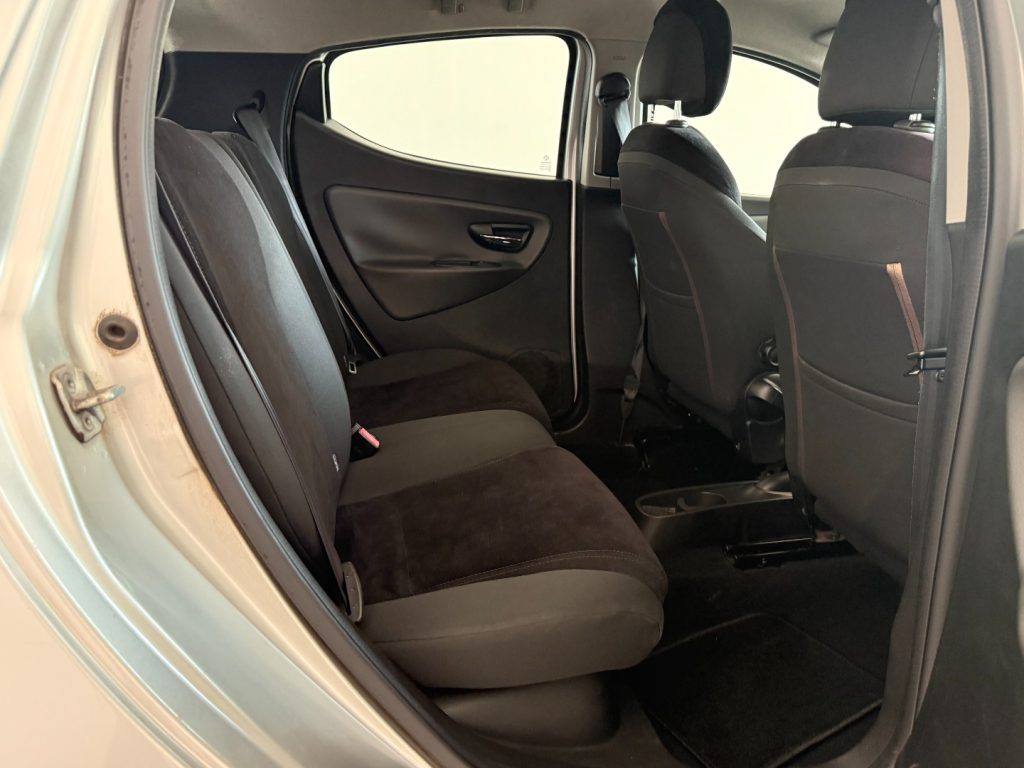 LANCIA Ypsilon 0.9 TwinAir 85 CV 5 porte S&S Silver - 16