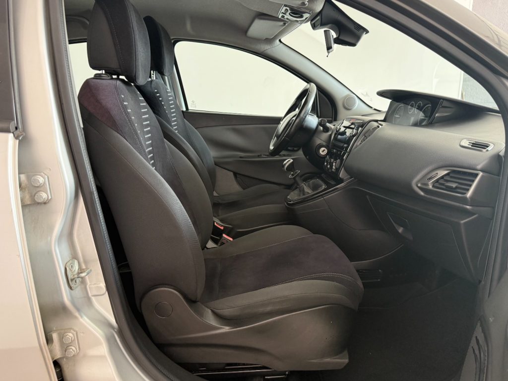 LANCIA Ypsilon 0.9 TwinAir 85 CV 5 porte S&S Silver - 15