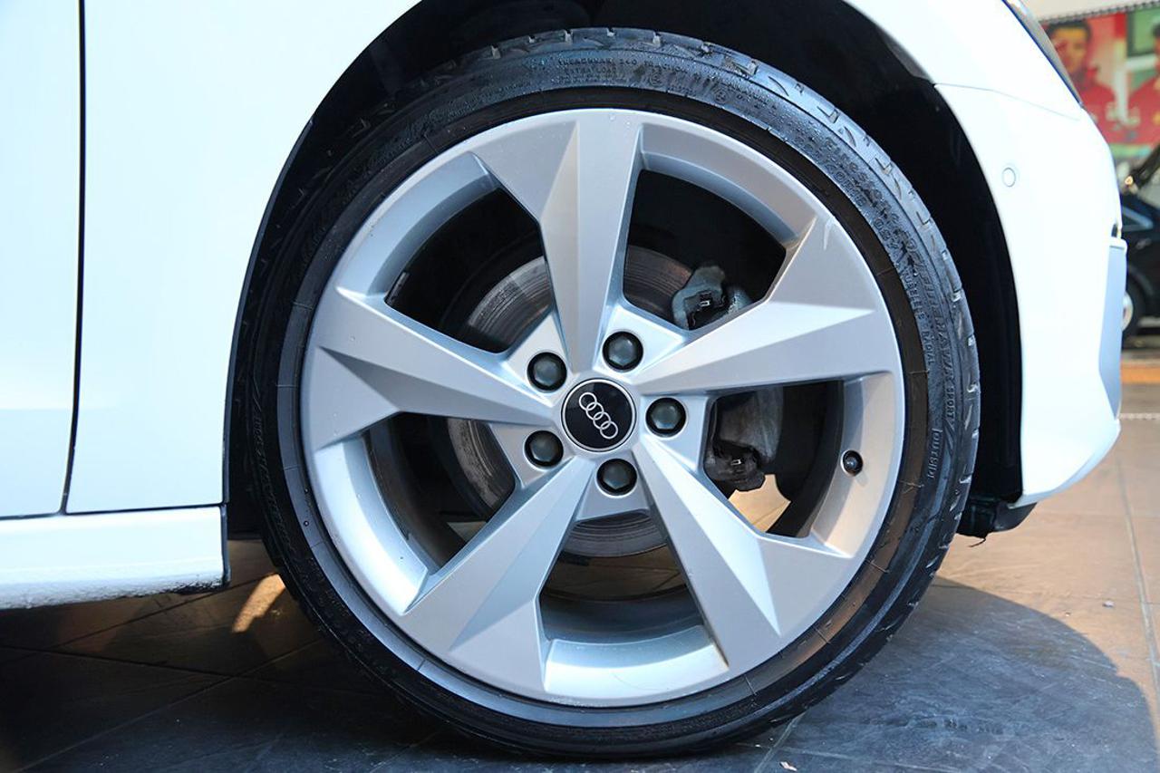 AUDI A3 30 TDI Sportback S-Tronic Business Advanced - 6