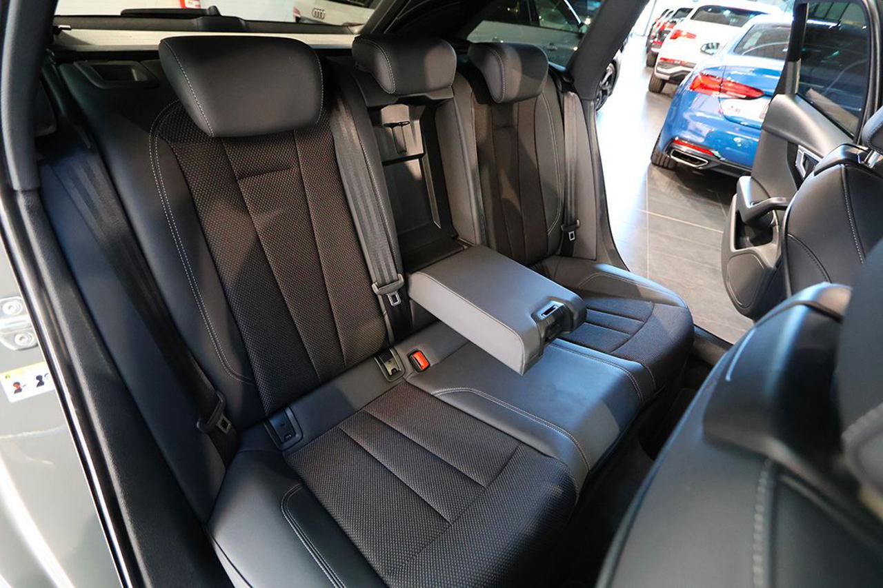 AUDI A4 35 TDI Avant S-Tronic S-Line - 20