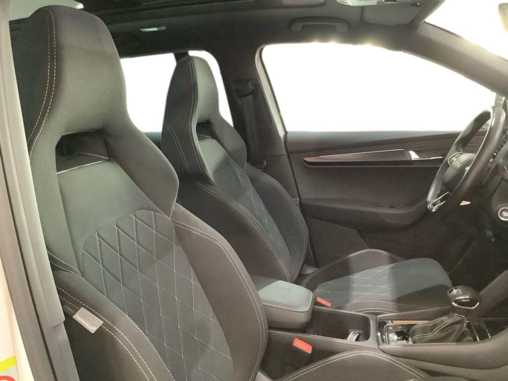 SKODA Karoq 2.0 TDI SCR DSG SportLine - 10