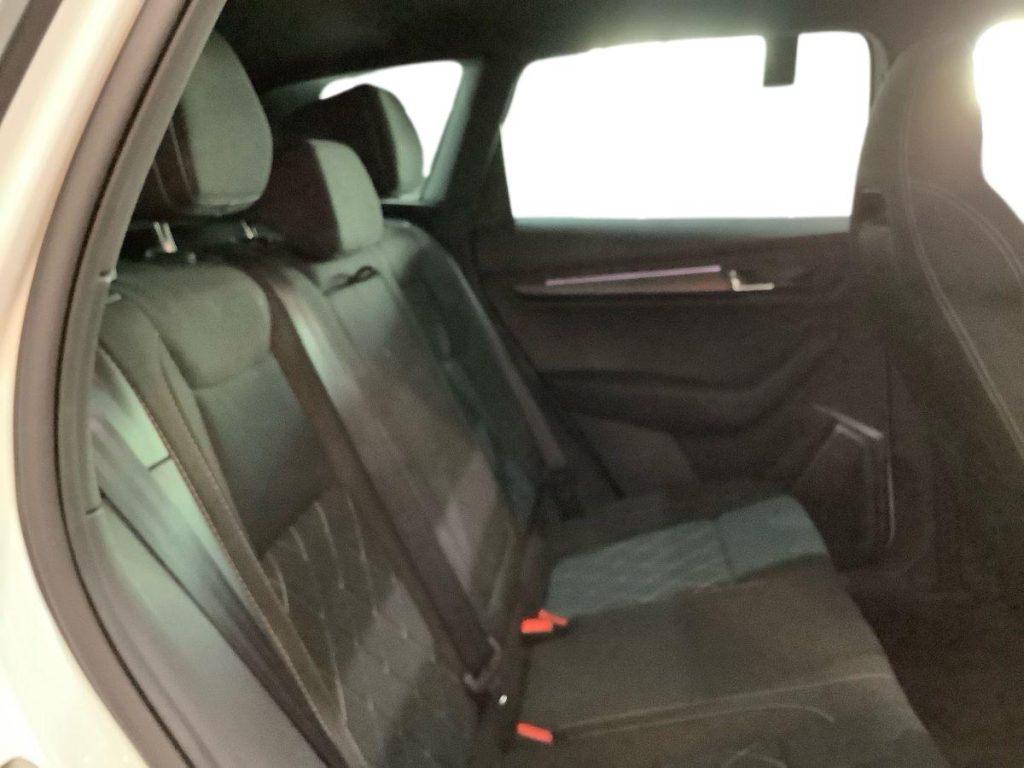 SKODA Karoq 2.0 TDI SCR DSG SportLine - 11