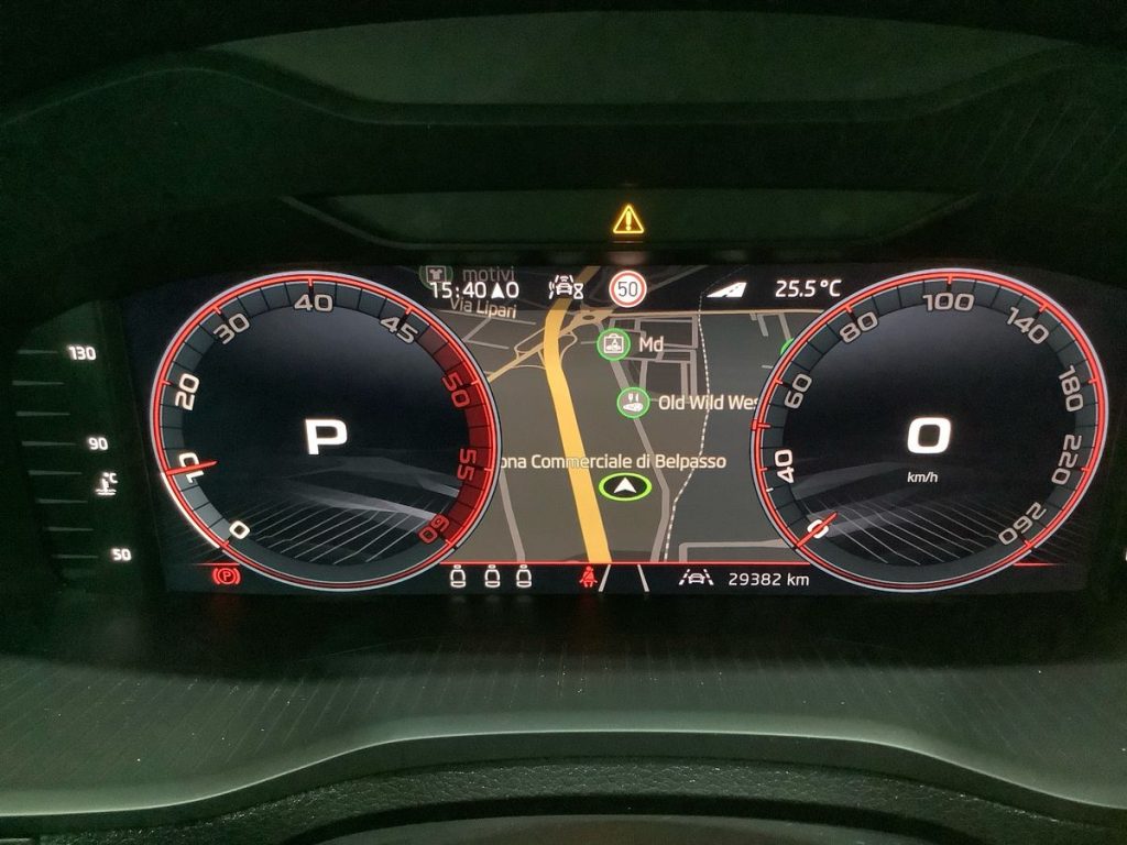 SKODA Karoq 2.0 TDI SCR DSG SportLine - 15