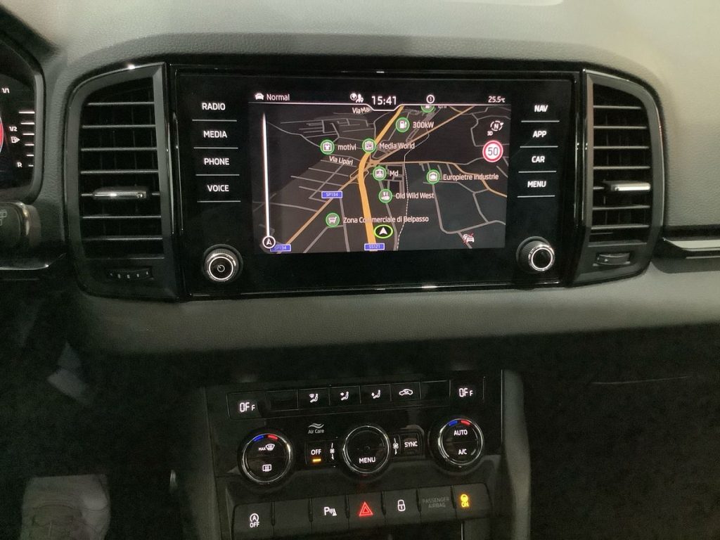SKODA Karoq 2.0 TDI SCR DSG SportLine - 17