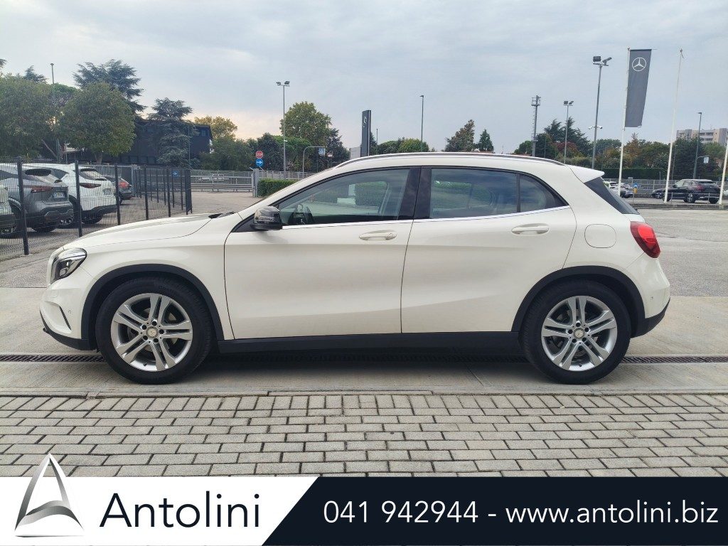 Scopri un'occasione autoMERCEDES-BENZ GLA 180 CDI Automatic Sport "TETTO PANORAMICO APRIBILE"da Antolini Venezia Mestre (VE)