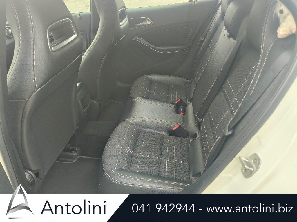 Scopri un'occasione autoMERCEDES-BENZ GLA 180 CDI Automatic Sport "TETTO PANORAMICO APRIBILE"da Antolini Venezia Mestre (VE)