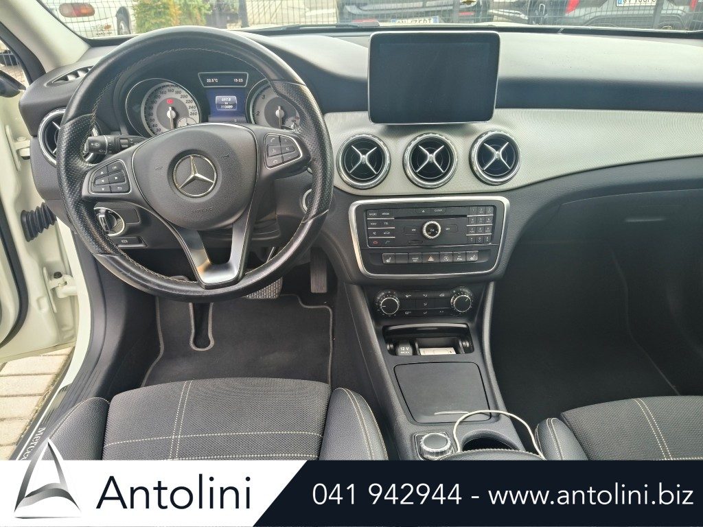 Scopri un'occasione autoMERCEDES-BENZ GLA 180 CDI Automatic Sport "TETTO PANORAMICO APRIBILE"da Antolini Venezia Mestre (VE)