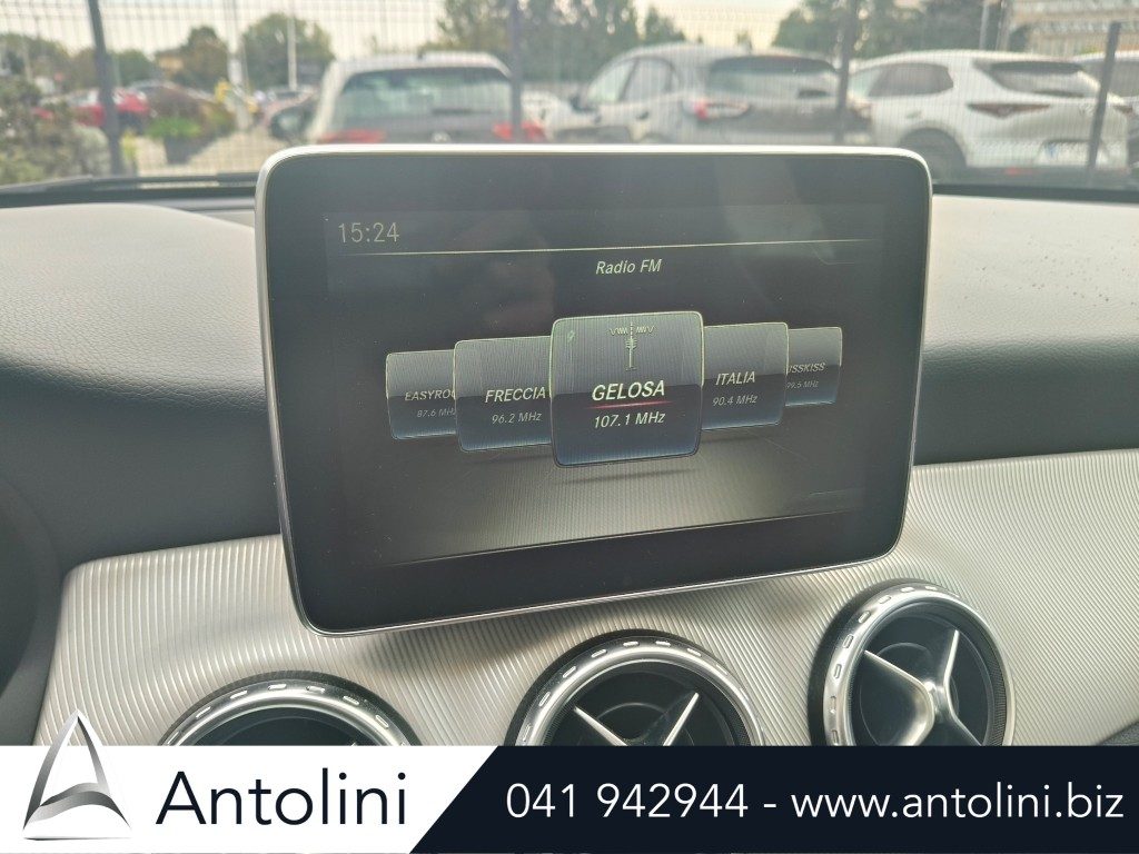 Scopri un'occasione autoMERCEDES-BENZ GLA 180 CDI Automatic Sport "TETTO PANORAMICO APRIBILE"da Antolini Venezia Mestre (VE)