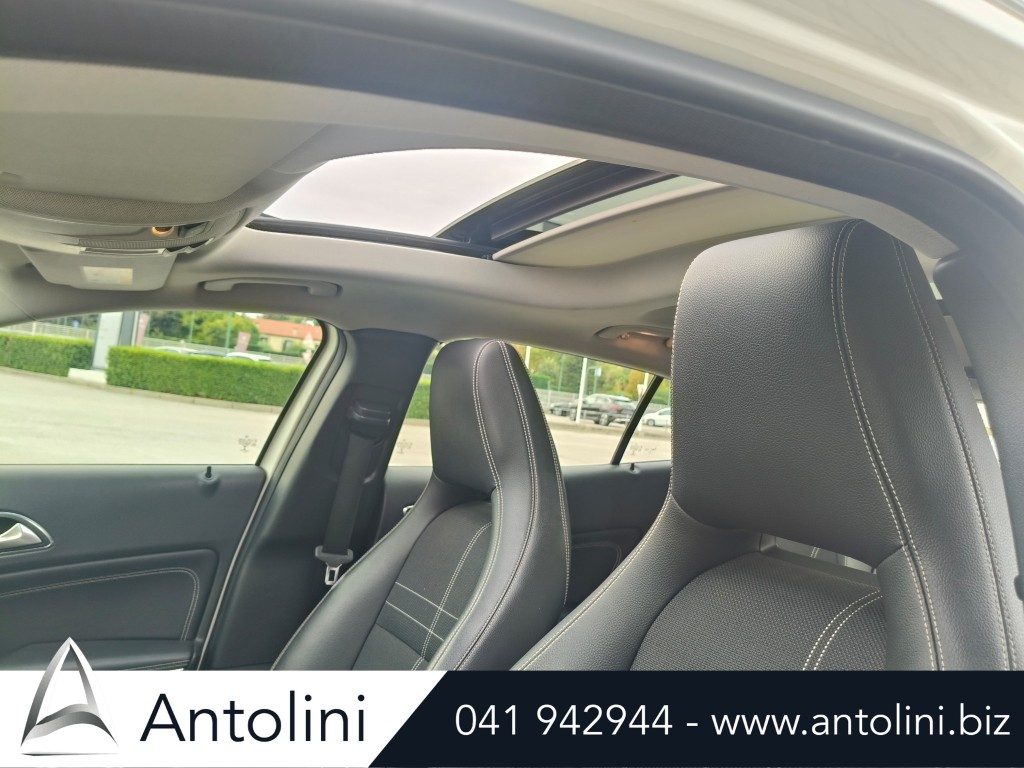 Scopri un'occasione autoMERCEDES-BENZ GLA 180 CDI Automatic Sport "TETTO PANORAMICO APRIBILE"da Antolini Venezia Mestre (VE)