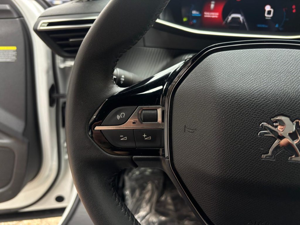 PEUGEOT 2008 Allure Pack BICOLOR*UNICO PROPRIETARIO - 10