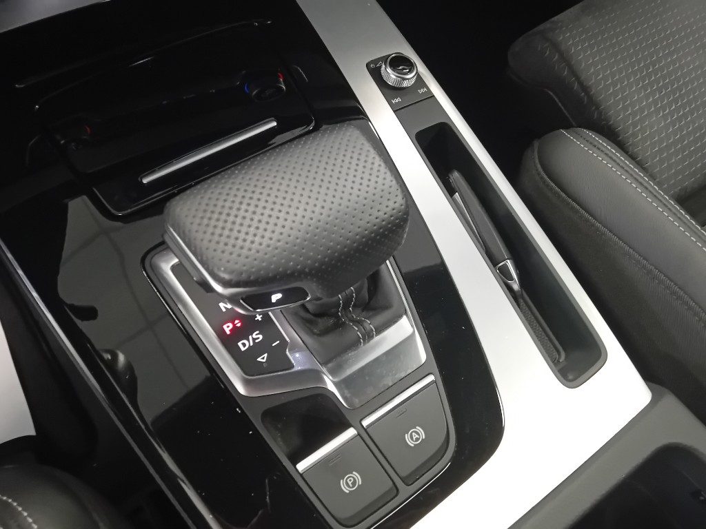 Clicca per ingrandire Q5 - 40 TDI 204 CV quattro S tronic black line edition