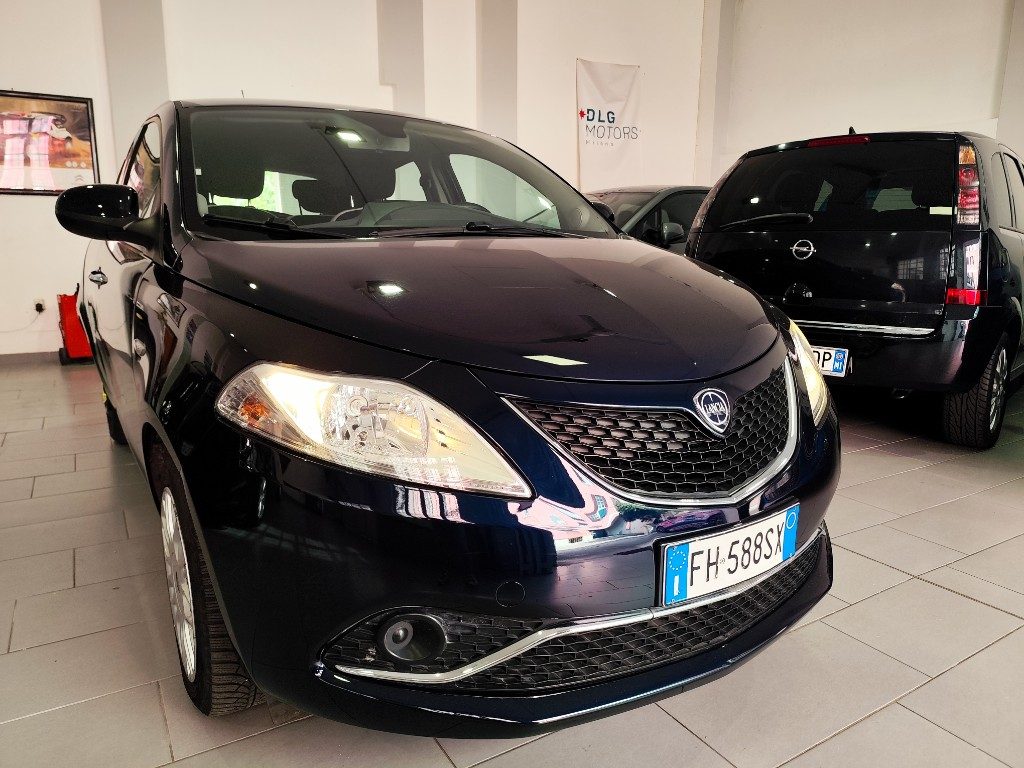 LANCIA Ypsilon usata in vendita da DLG Motors — foto 1 di 17