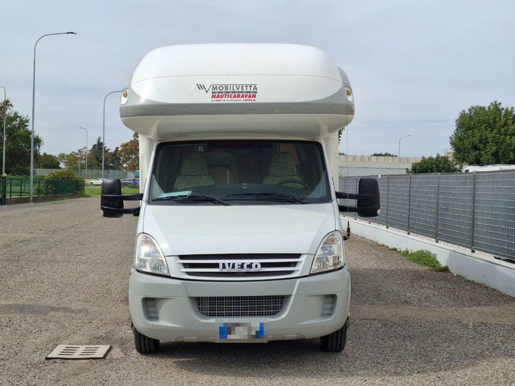 HUARI 1102 IVECO 40 Q.LI 180 CV