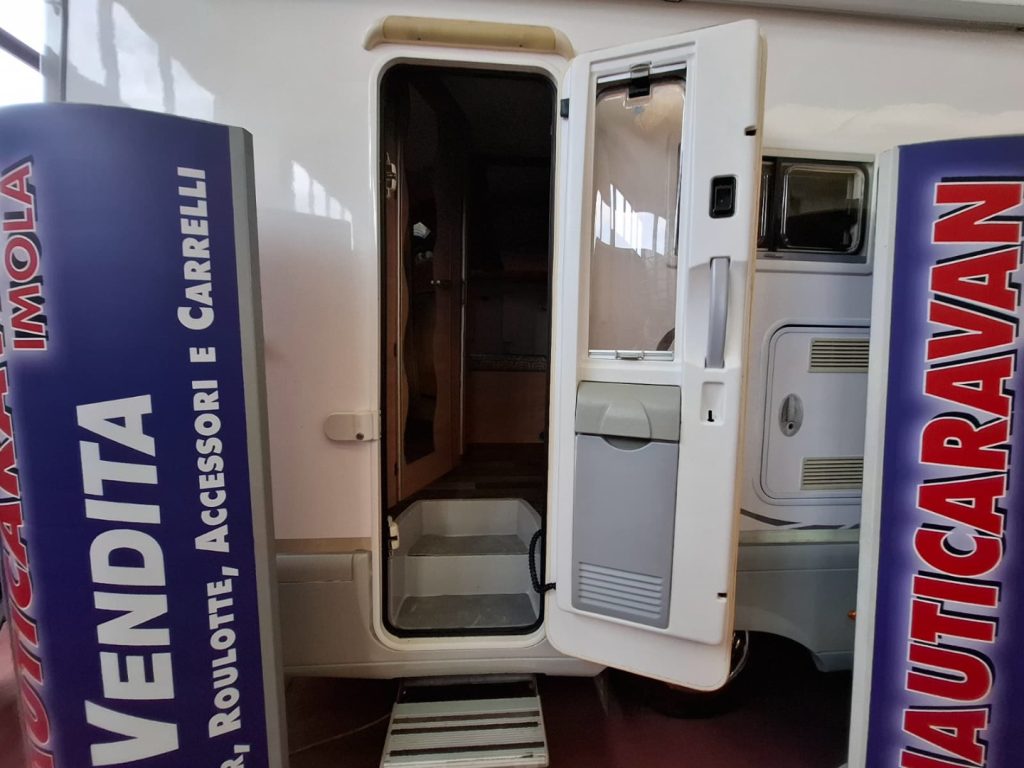 HUARI 1102 IVECO 40 Q.LI 180 CV