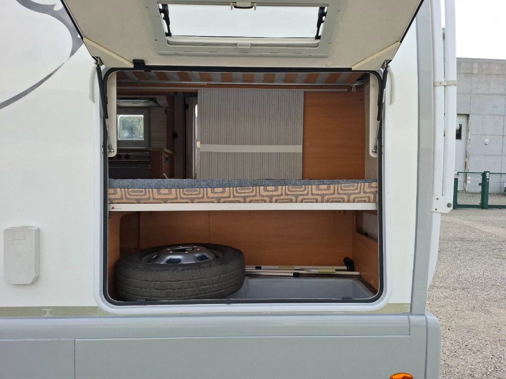HUARI 1102 IVECO 40 Q.LI 180 CV
