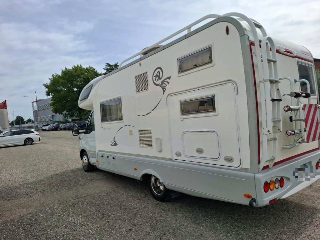 HUARI 1102 IVECO 40 Q.LI 180 CV