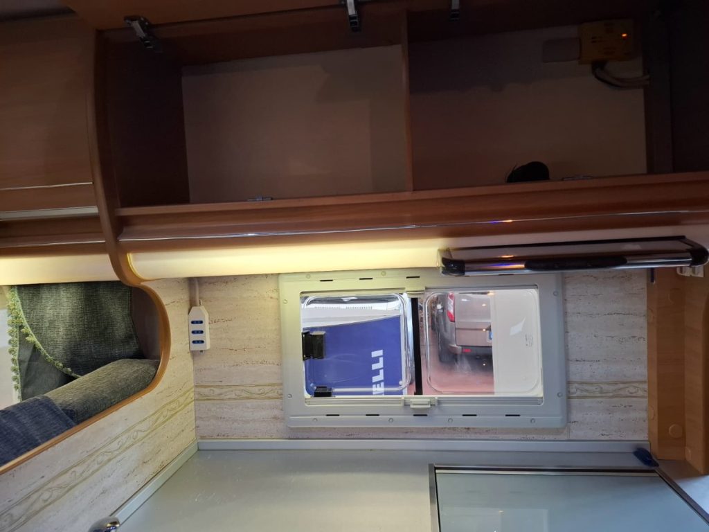 HUARI 1102 IVECO 40 Q.LI 180 CV