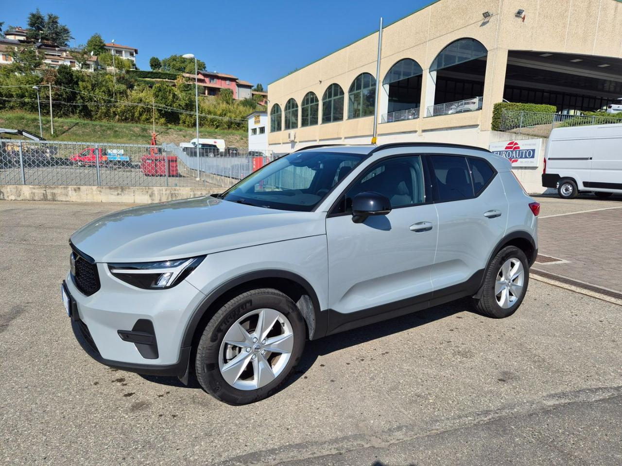 VOLVO XC40 B3 automatico Essential - 3