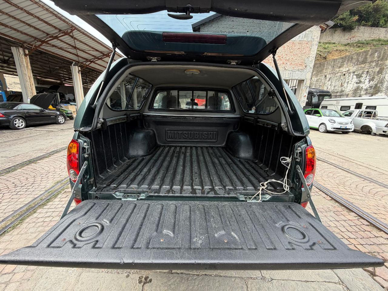 MITSUBISHI L200 2.5 DI-D/136CV Double Cab Intense - 17