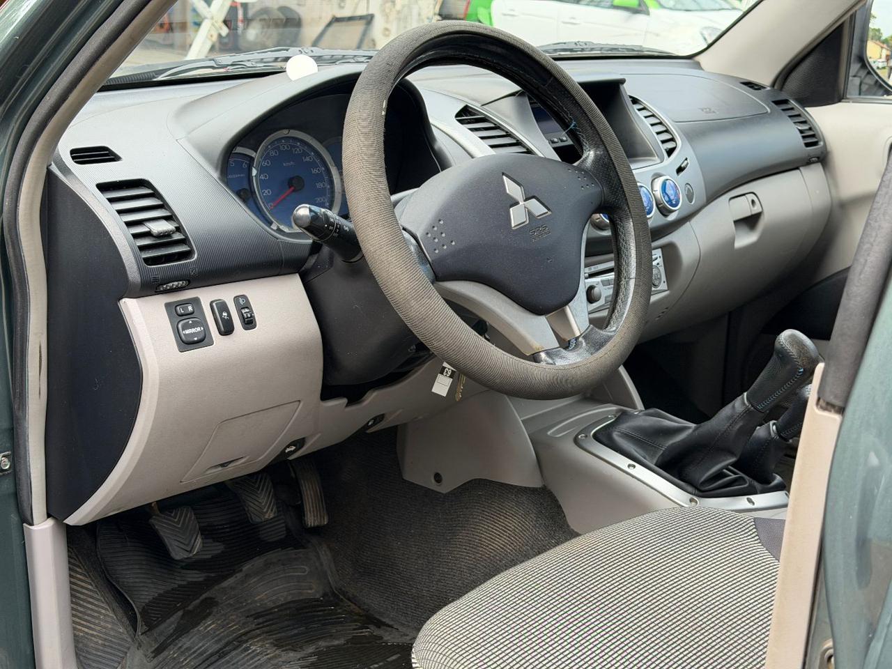 MITSUBISHI L200 2.5 DI-D/136CV Double Cab Intense - 20