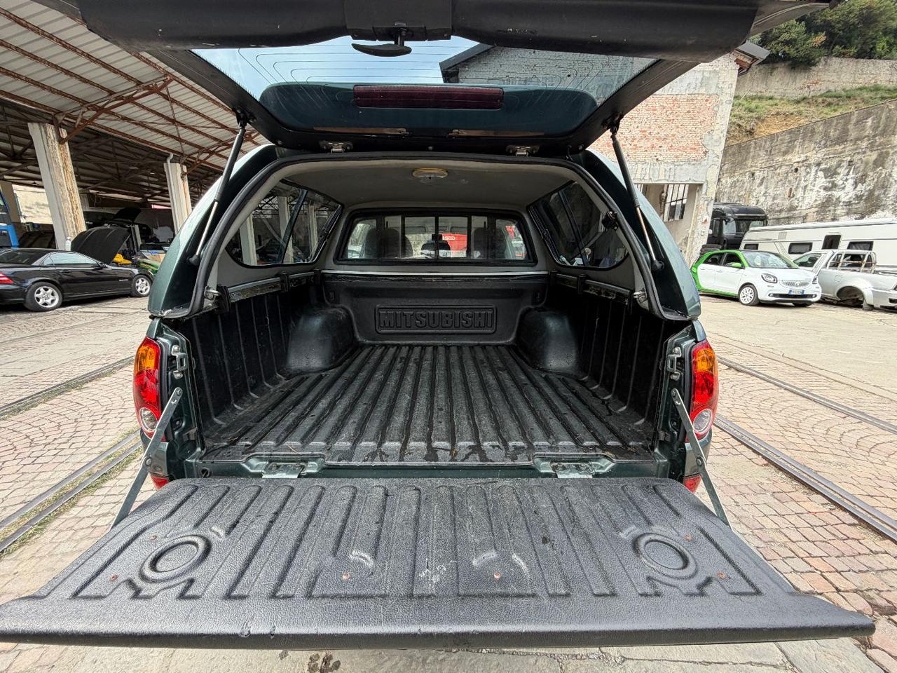 MITSUBISHI L200 2.5 DI-D/136CV Double Cab Intense - 18