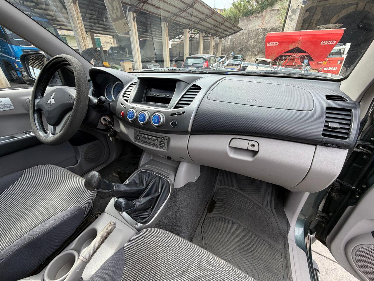 MITSUBISHI L200 2.5 DI-D/136CV Double Cab Intense - 15
