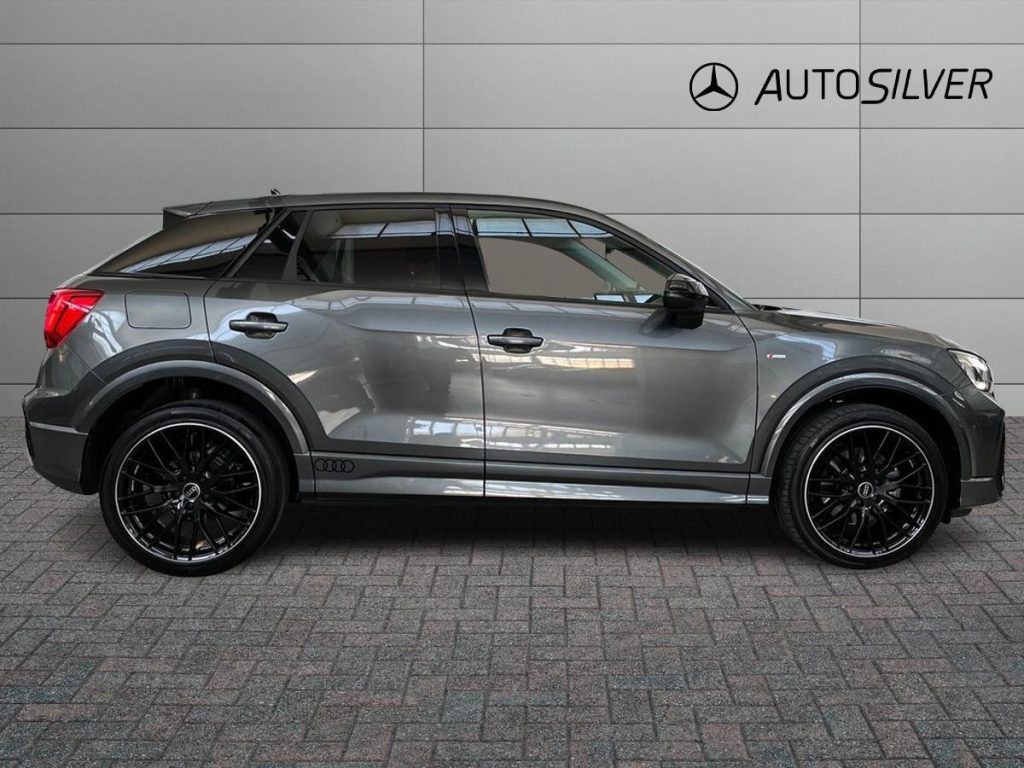 AUDI Q2 35 TDI Identity Black s-tronic - 5