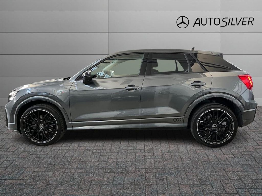 AUDI Q2 35 TDI Identity Black s-tronic - 6