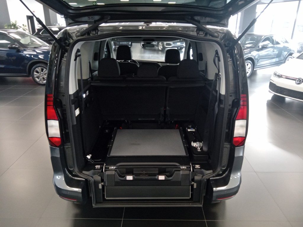 Clicca per ingrandire Caddy - 1.5 TSI 116 CV DSG Life PEDANA DISABILI