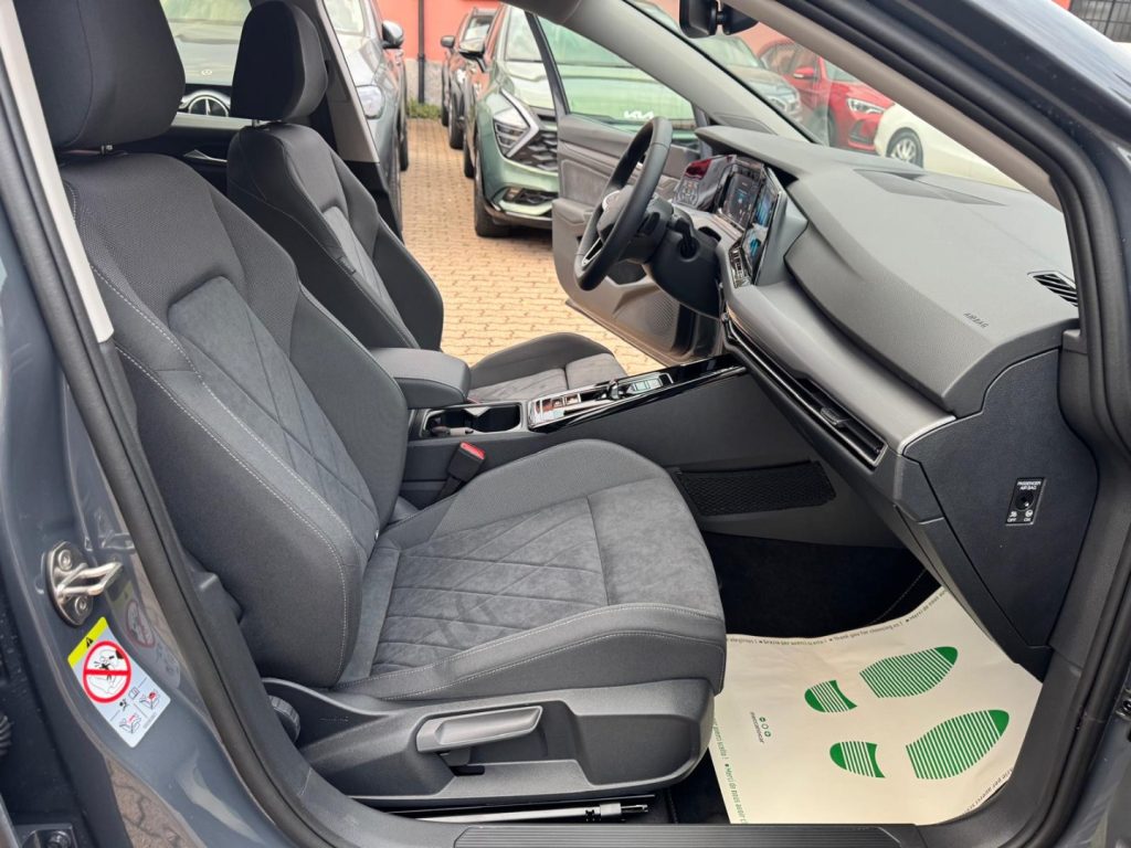 VOLKSWAGEN Golf Variant 2.0 TDI 150 CV DSG SCR Style - 15