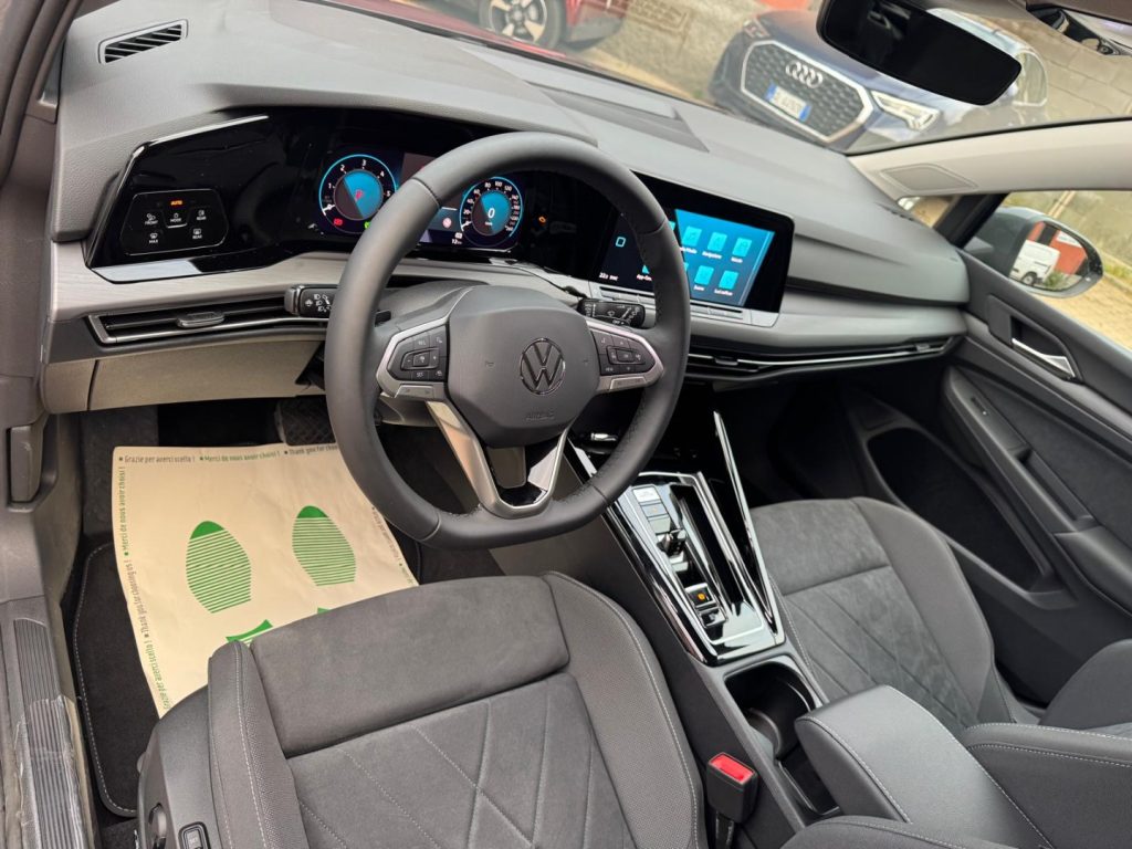 VOLKSWAGEN Golf Variant 2.0 TDI 150 CV DSG SCR Style - 18