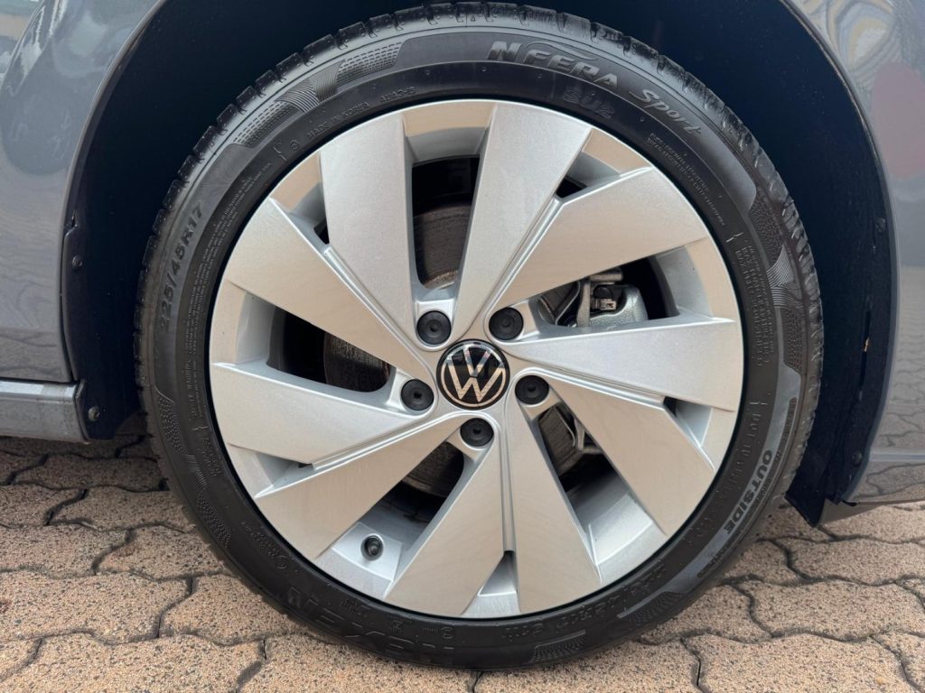 VOLKSWAGEN Golf Variant 2.0 TDI 150 CV DSG SCR Style - 21