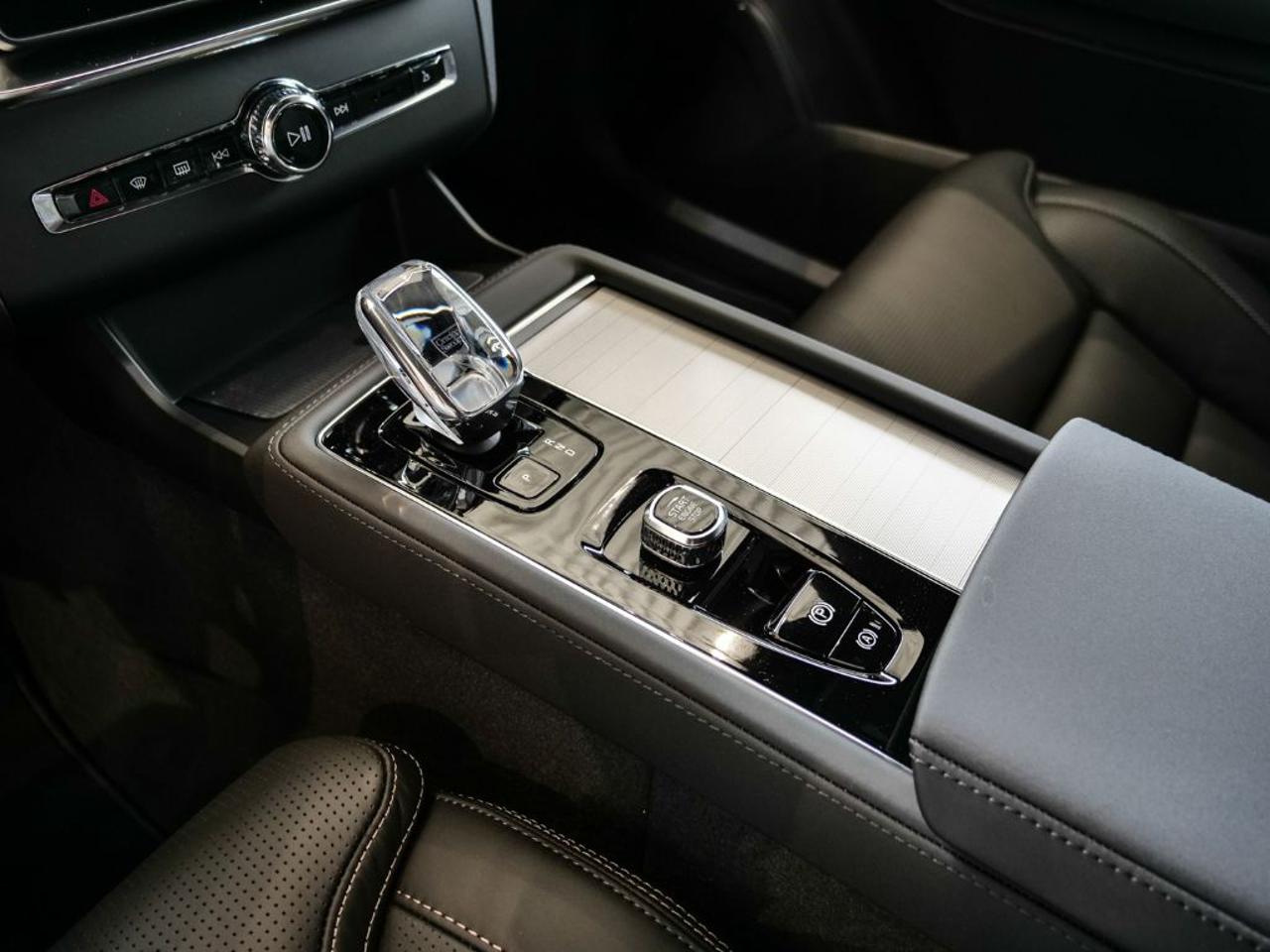 VOLVO XC90 2.0 T8 phev Ultra Black Edition awd 7p. Auto - 18