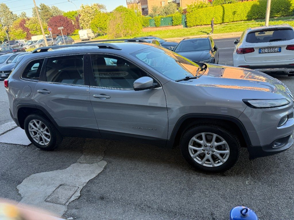 Foto JEEP Cherokee 2.2 Mjt II 185 CV 4WD Active Drive I Longitude usato Bologna