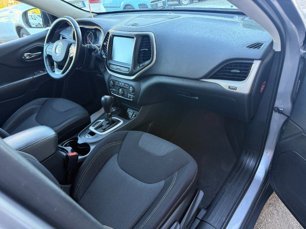 Foto JEEP Cherokee 2.2 Mjt II 185 CV 4WD Active Drive I Longitude usato Bologna